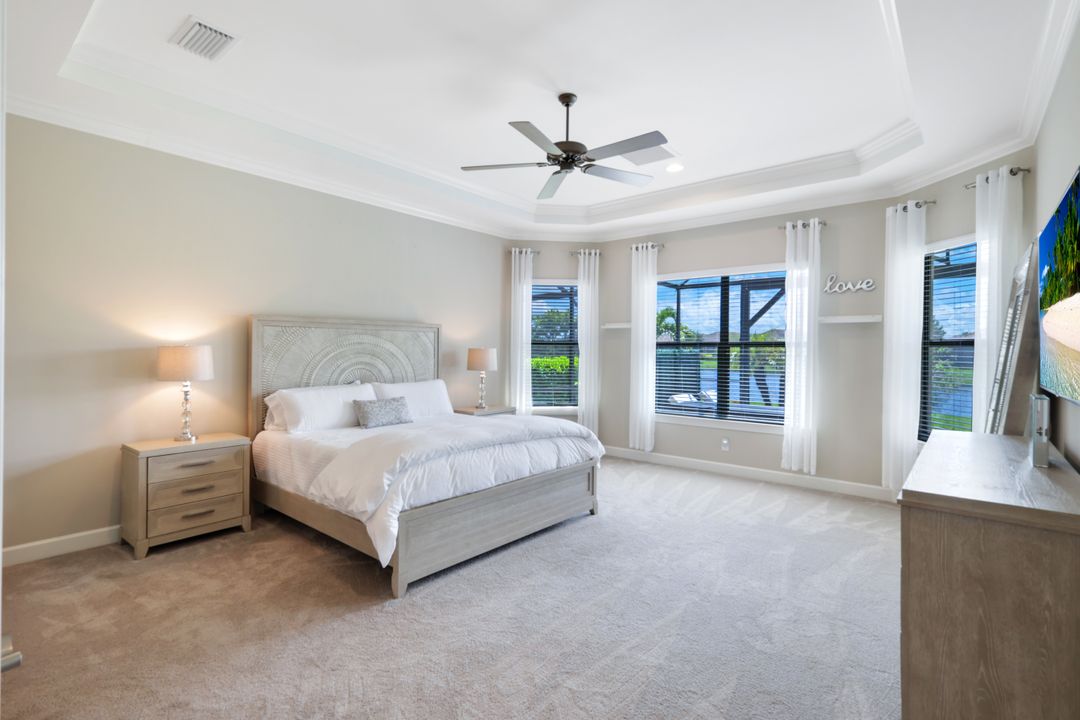 9436 Livorno Ct, Naples, FL 34119