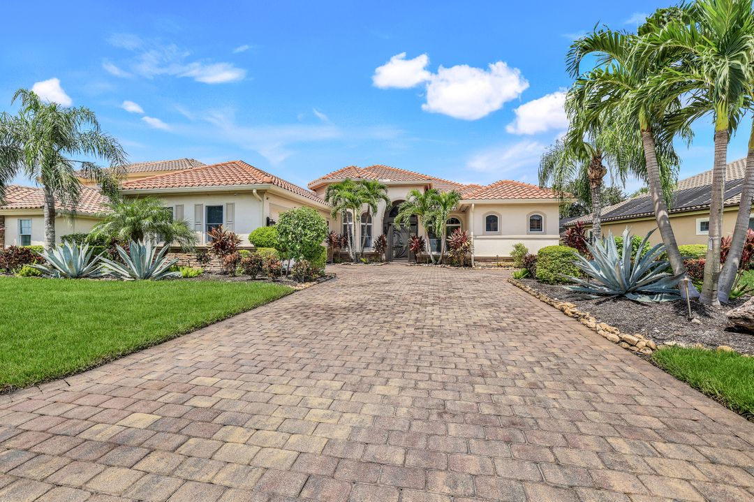 9788 Nickel Ridge Cir, Naples, FL 34120