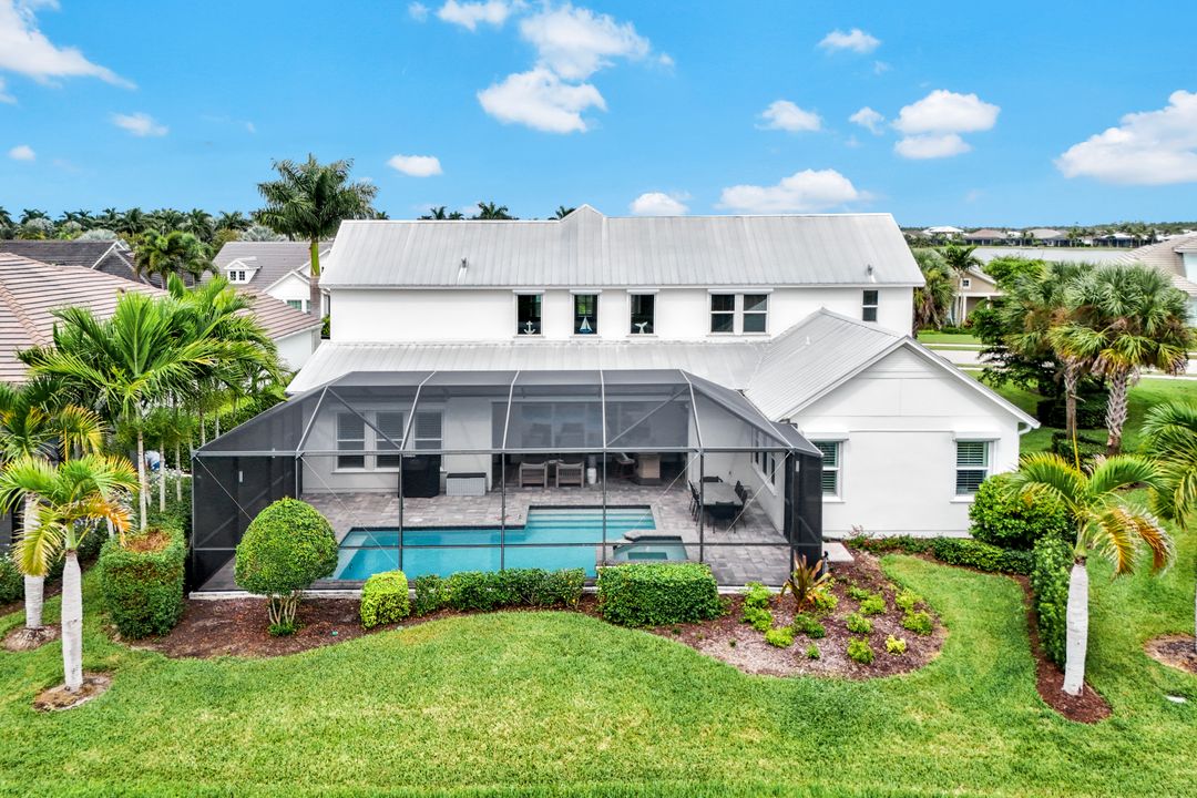 14832 Dockside Ln, Naples, FL 34114