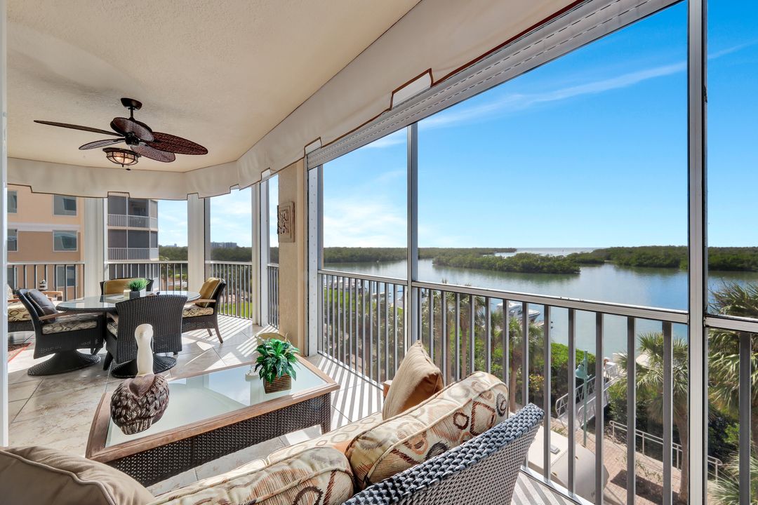 435 Dockside Dr #401, Naples, FL 34110