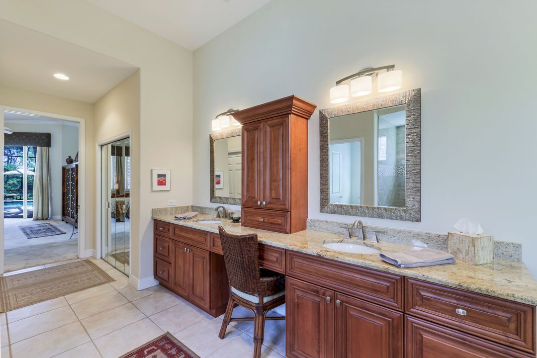 25061 Ridge Oak Dr, Bonita Springs, FL 34134