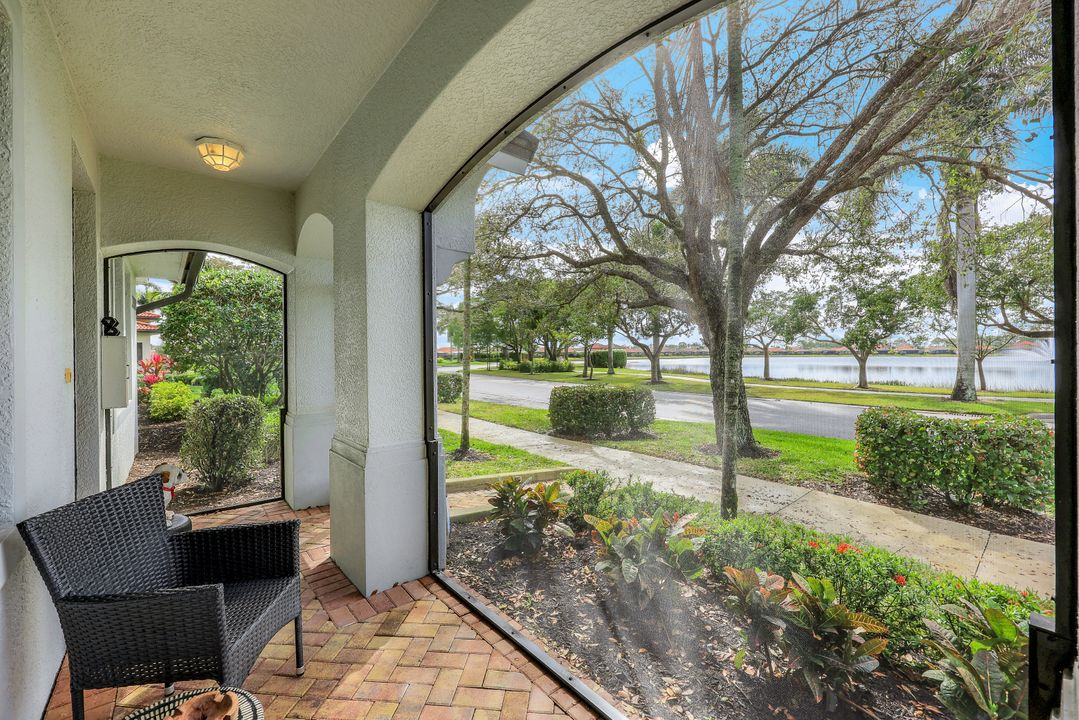 1391 Santiago Cir #902, Naples, FL 34113