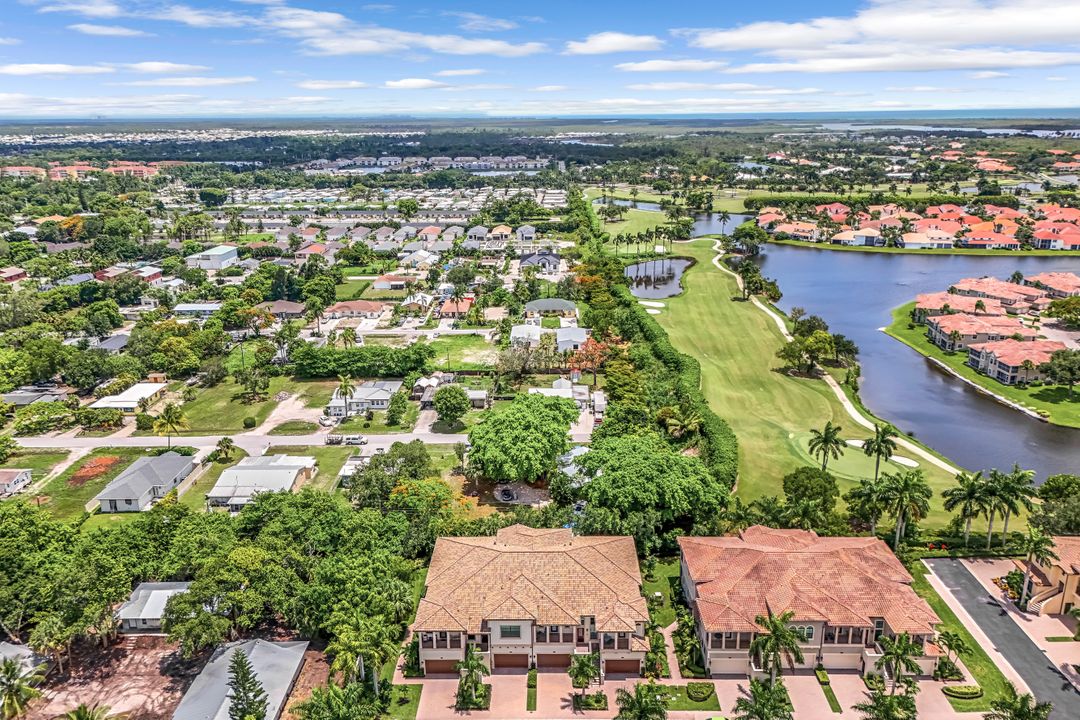 2542 Windward Ct #16-201, Naples, FL 34112