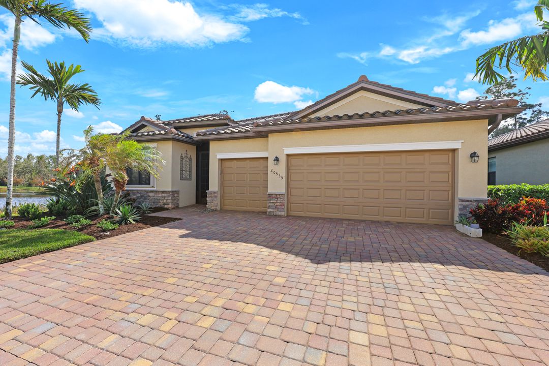 20535 Black Tree Ln, Estero, FL 33928