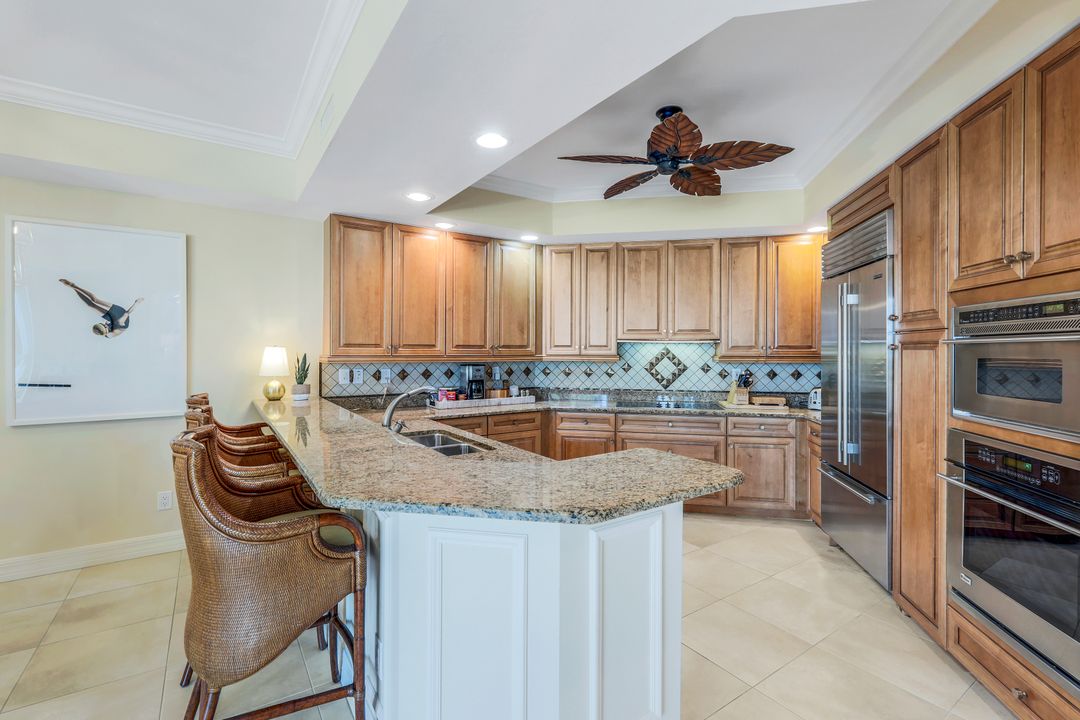 295 Grande Way #105, Naples, FL 34110