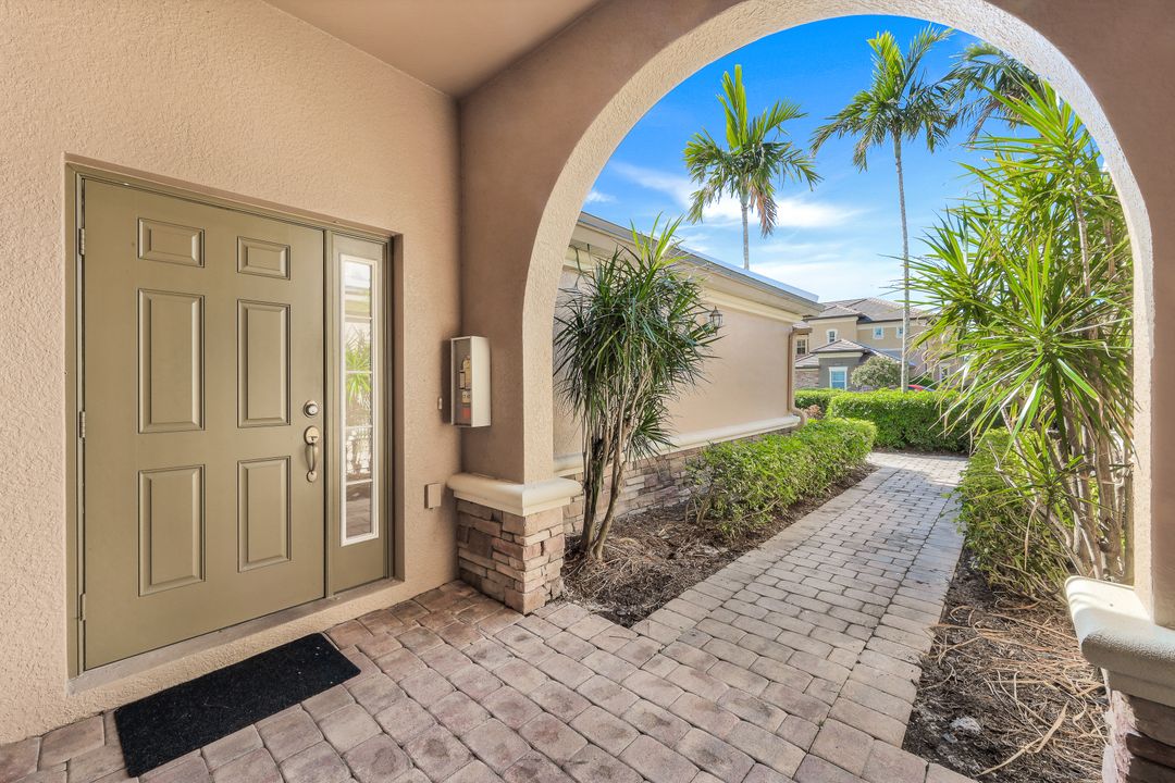 9520 Ironstone Terrace #202, Naples, FL 34120