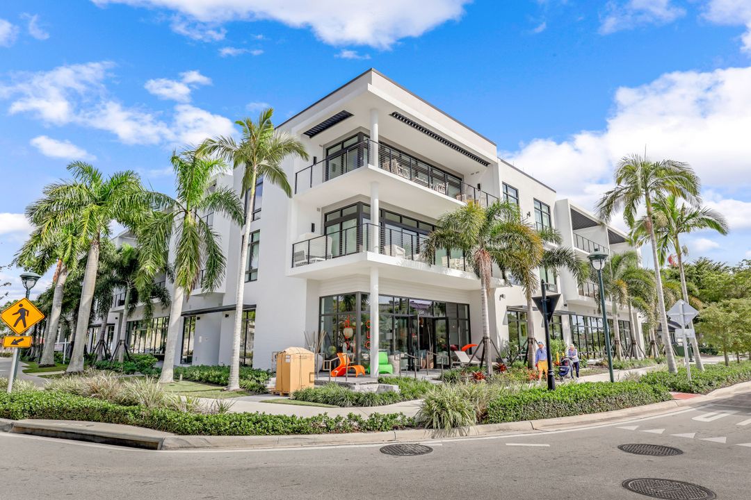 850 Central Ave #207, Naples, FL 34102