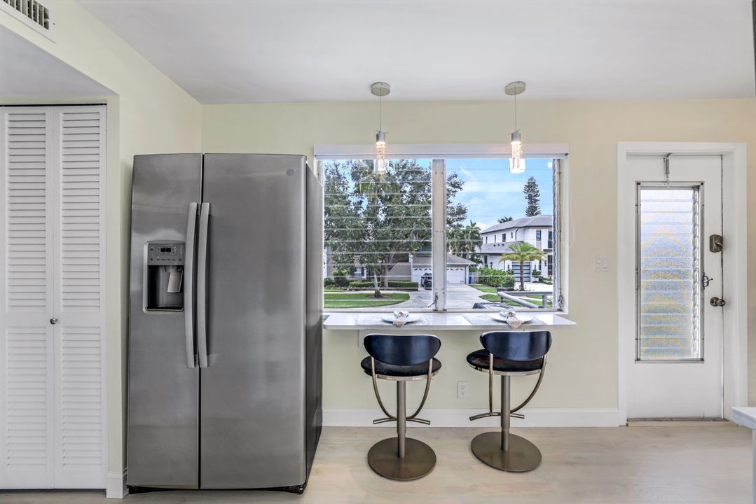 295 8th Ave S #295B, Naples, FL 34102