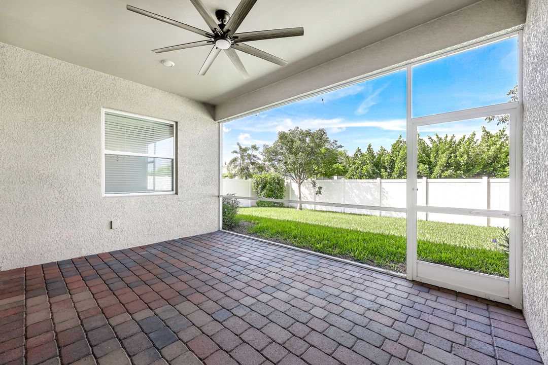 2630 Corona Ln, Cape Coral, FL 33909