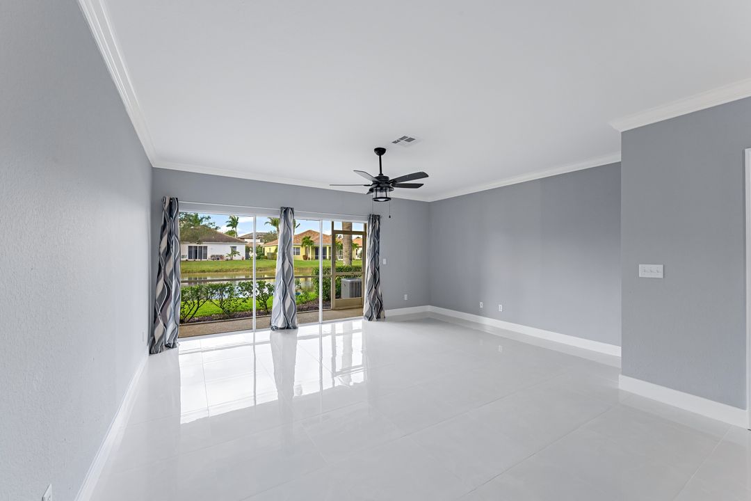 1302 Weeping Willow Ct, Cape Coral, FL 33909