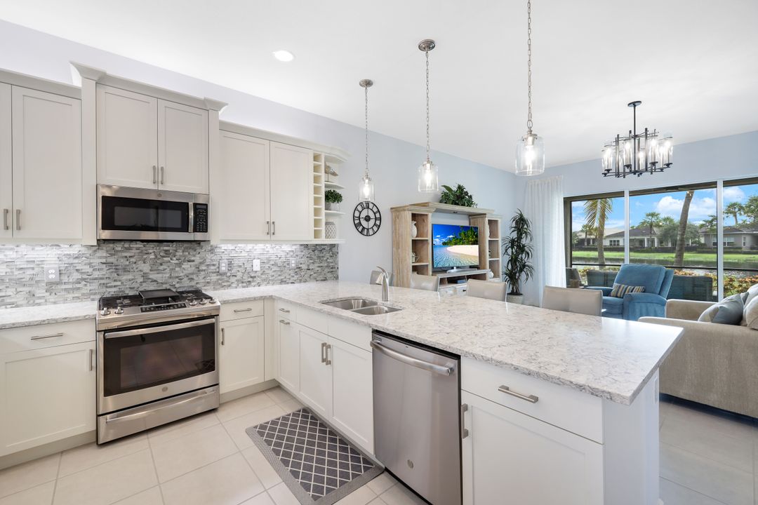 28425 Abruzzo Dr, Bonita Springs, FL 34135