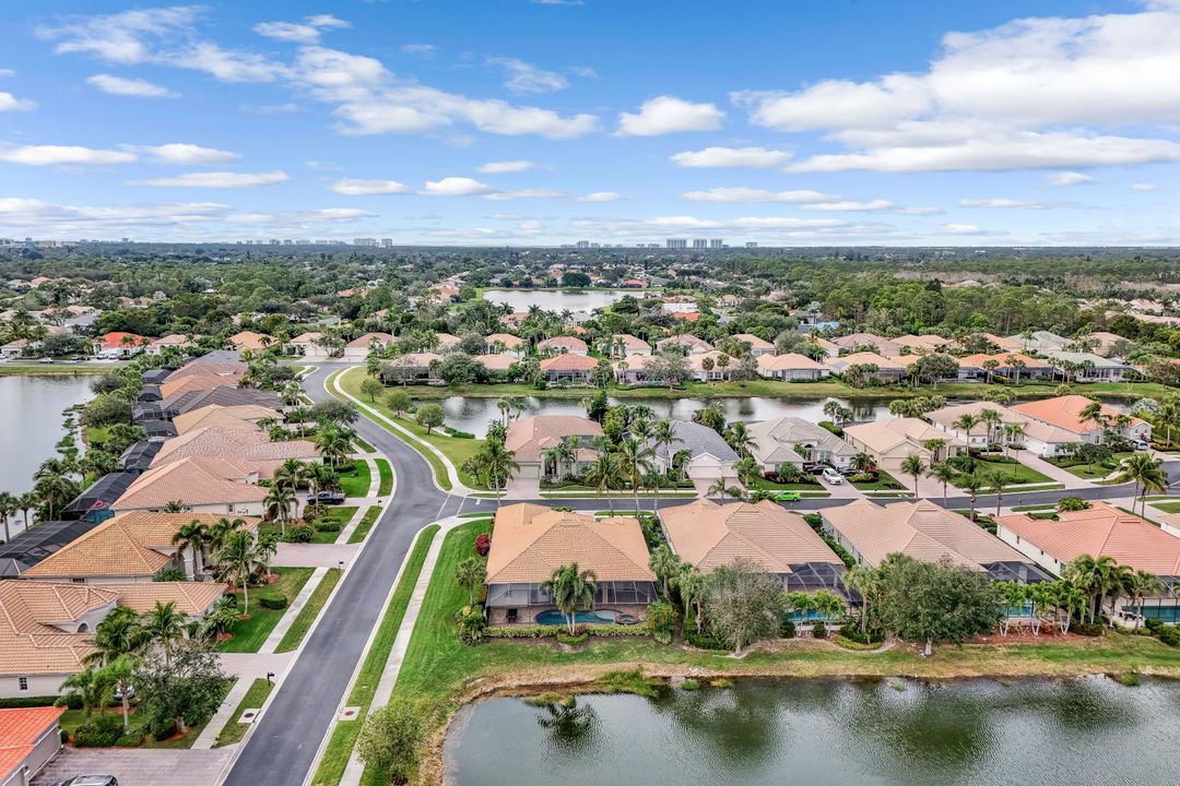 15948 Paseo Ln, Naples, FL 34110