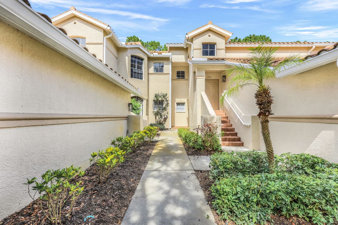 8530 Danbury Blvd #202, Naples, FL 34120