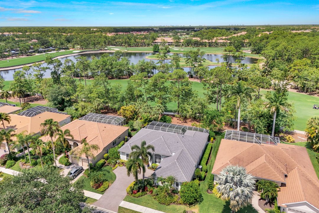 8475 Gleneagle Way, Naples, FL 34120