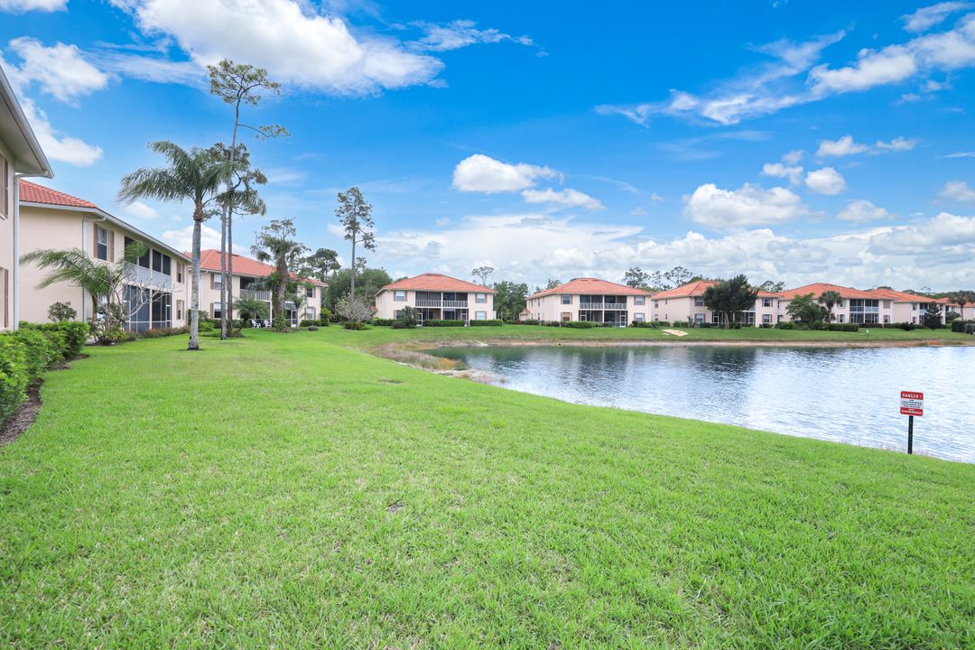 360 Robin Hood Cir, Naples, FL 34104