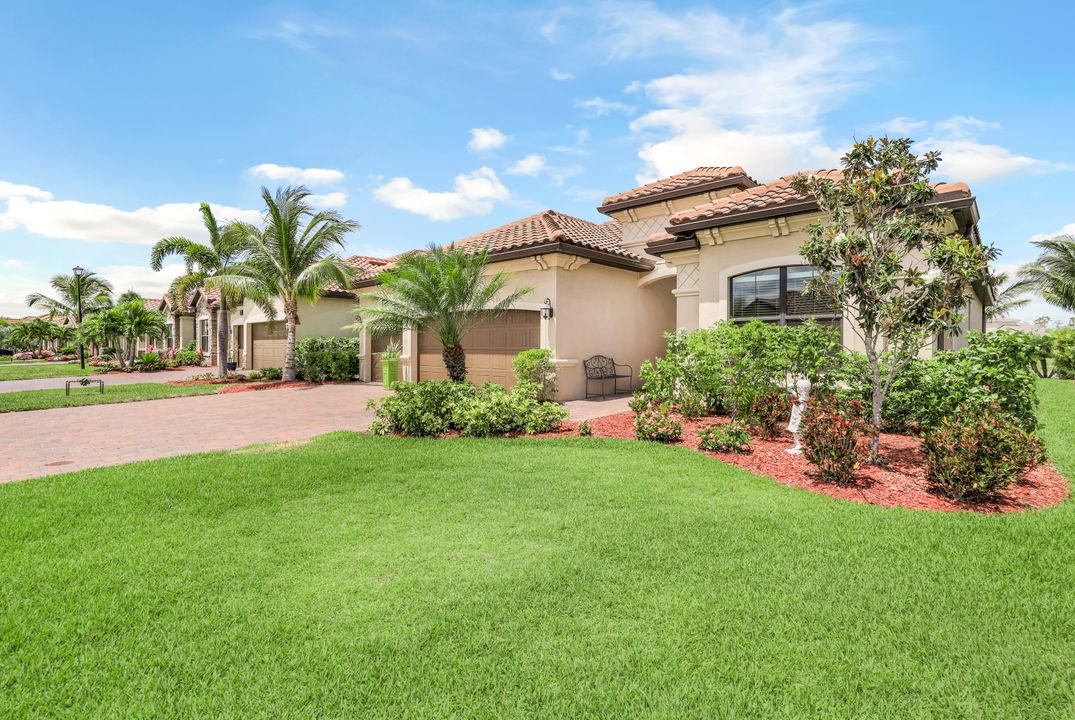 28026 Wicklow Ct, Bonita Springs, FL 34135