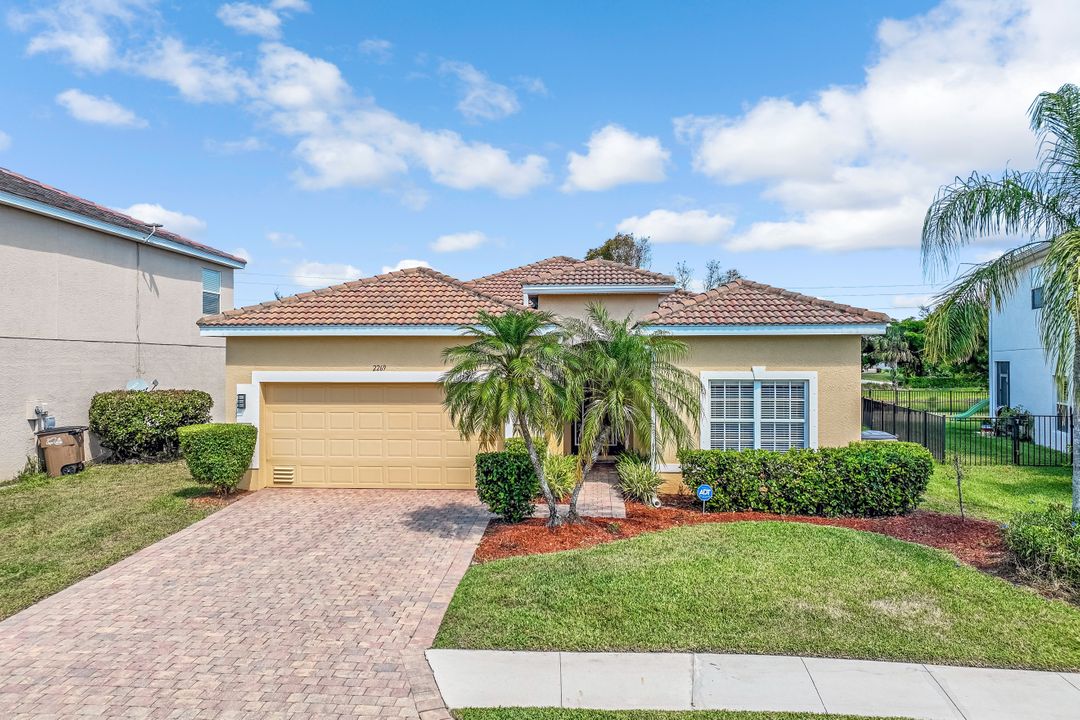 2269 Cape Heather Cir, Cape Coral, FL 33991