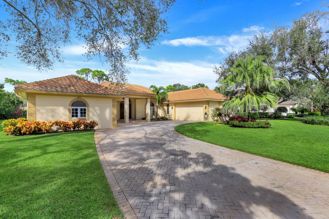 3311 Creekview Dr, Bonita Springs, FL 34134