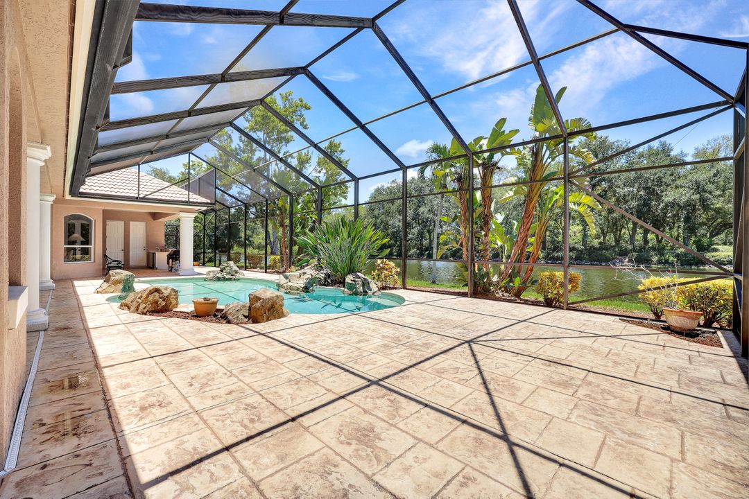 6628 Glen Arbor Way, Naples, FL 34119