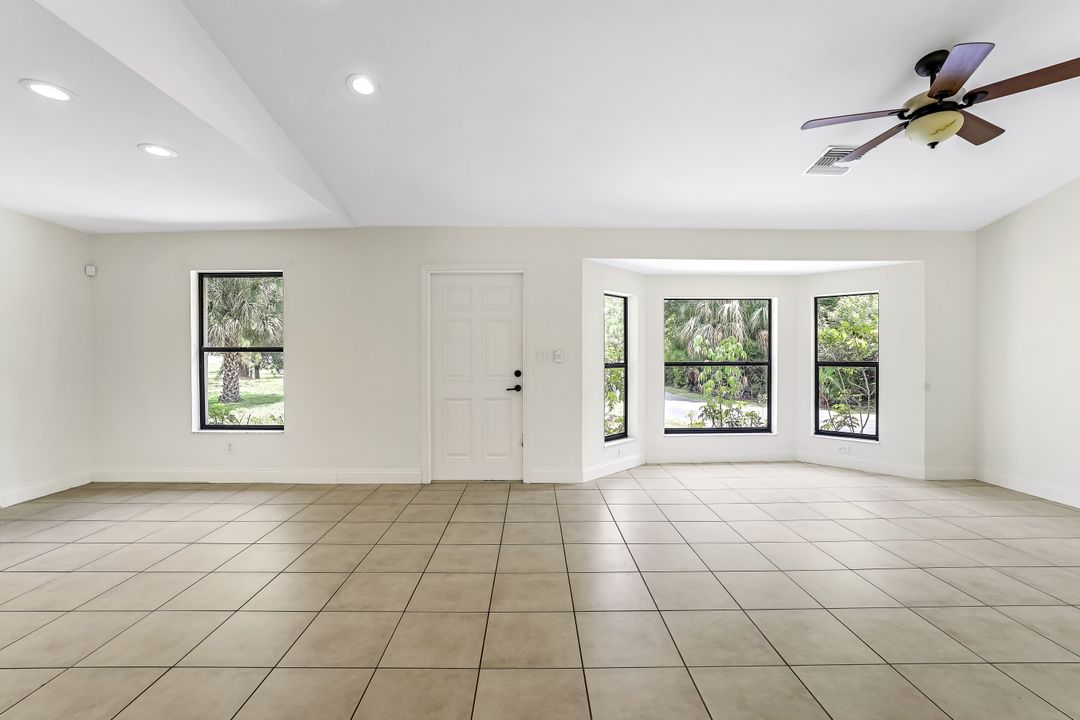 6170 Dogwood Way, Naples, FL 34116