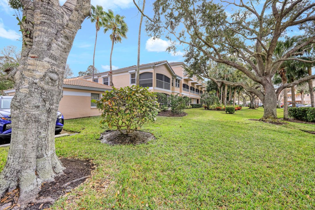 1018 Woodshire Ln #A208, Naples, FL 34105