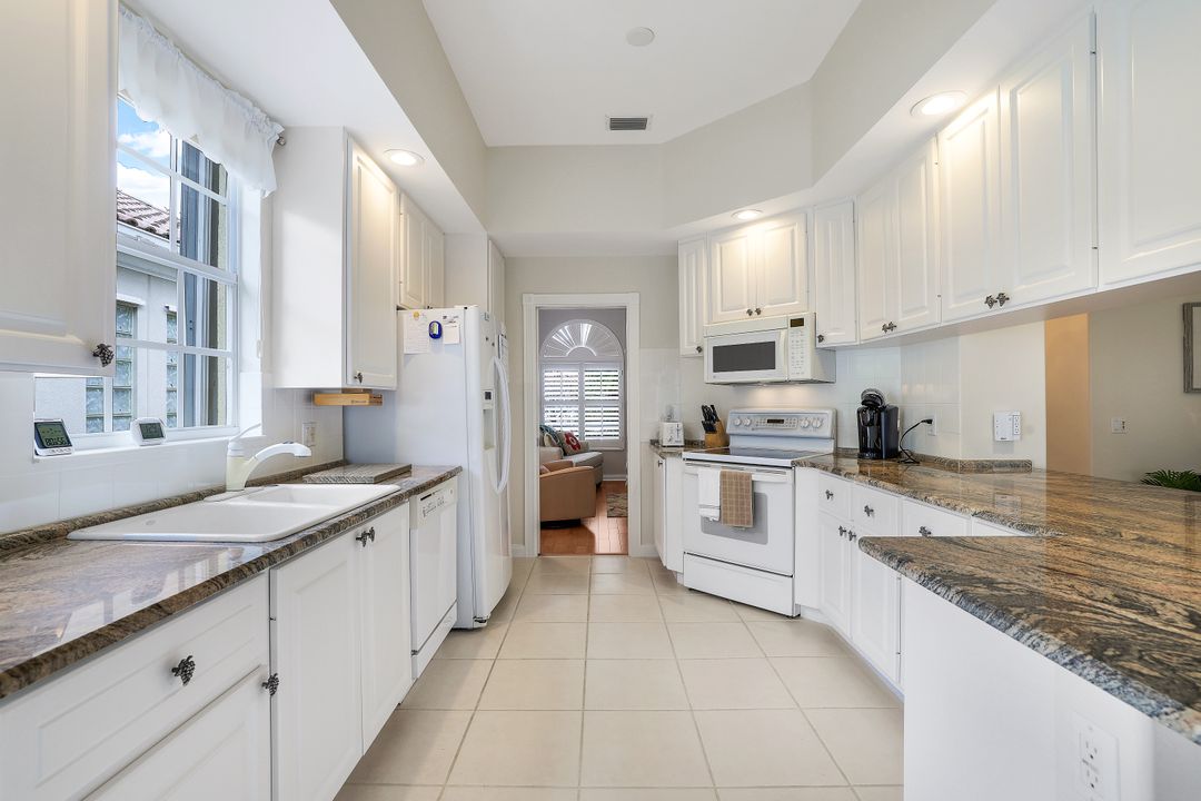 3750 Whidbey Way, Naples, FL 34119