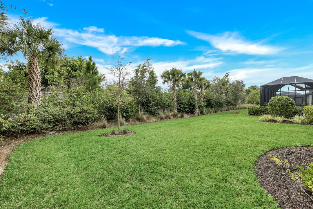 8868 Scarlotti Pl, Naples, FL 34119