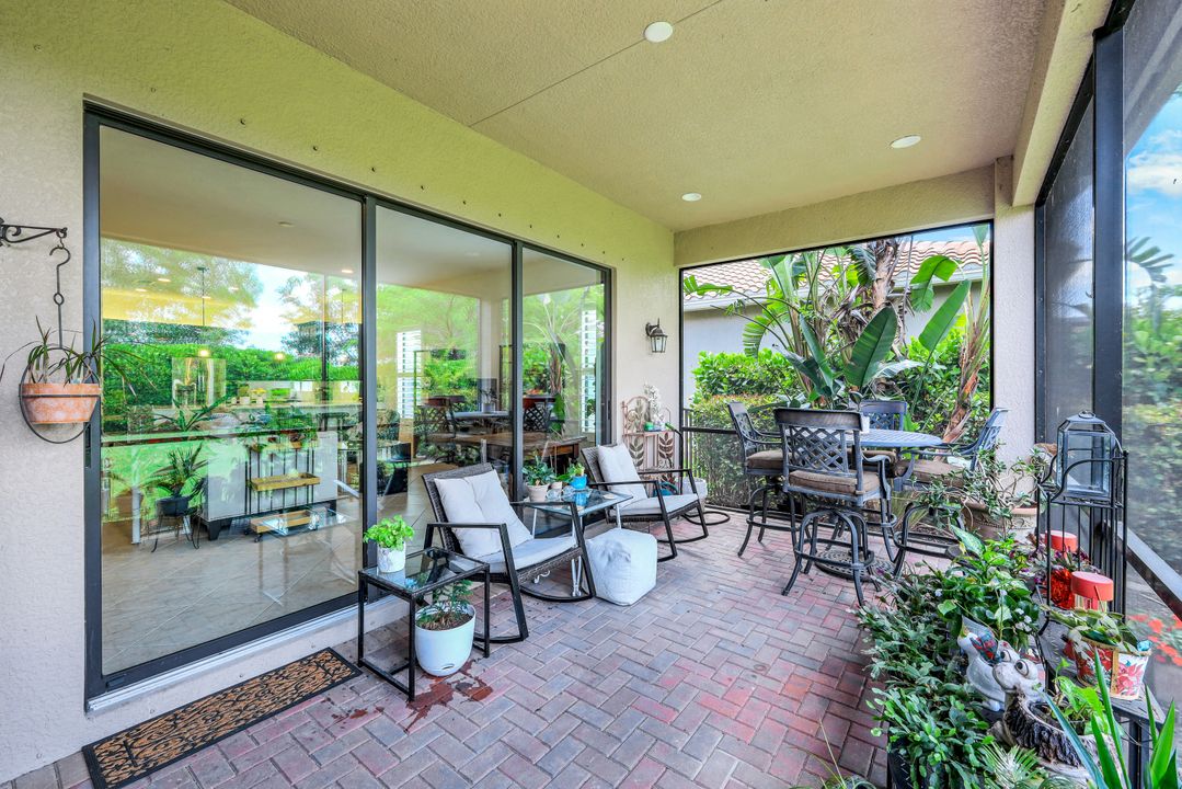 2866 Cinnamon Bay Cir, Naples, FL 34119