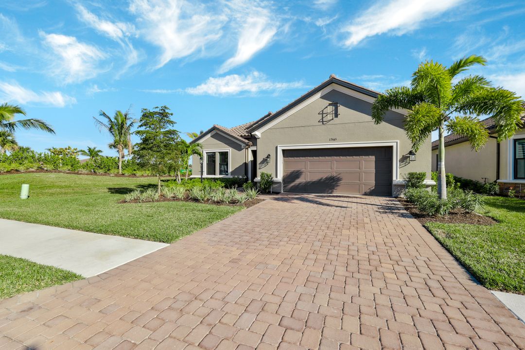 17465 Aquila Ct, Fort Myers, FL 33913