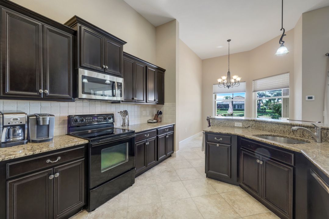 9685 Cobalt Cove Cir, Naples, FL 34120