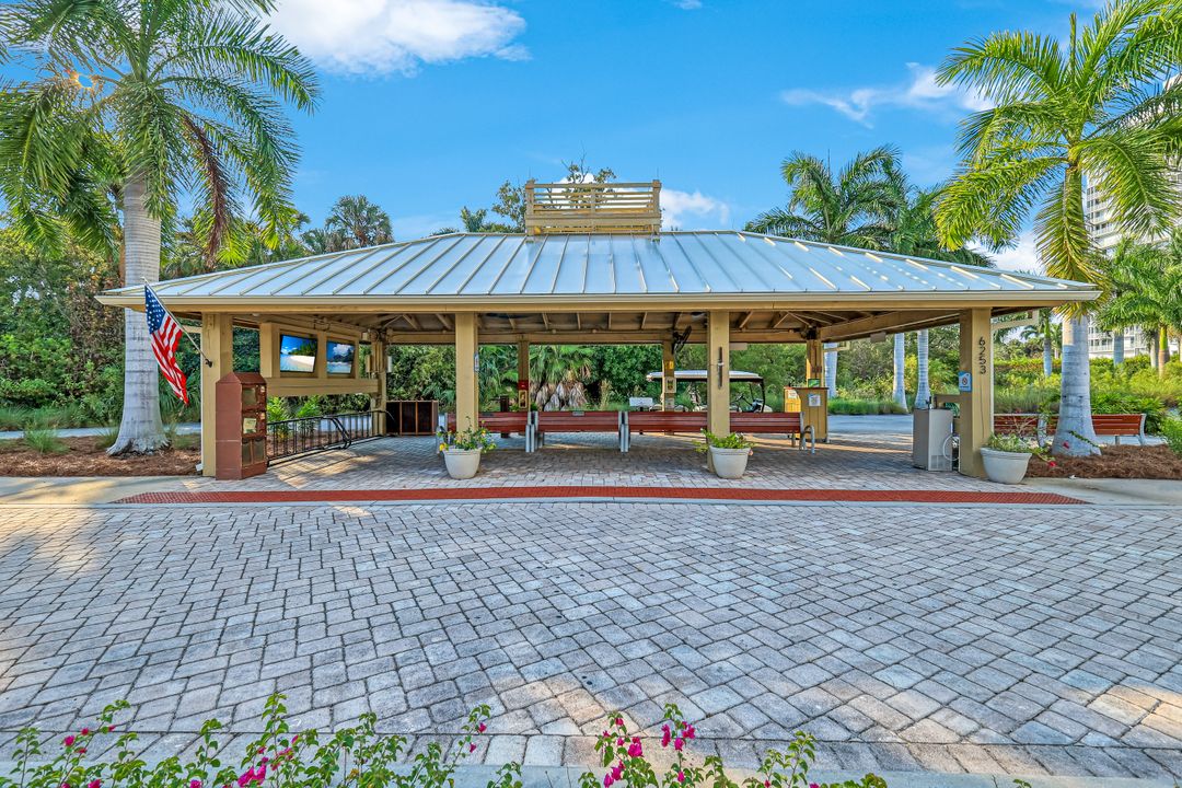 8473 Bay Colony Dr #2003, Naples, FL 34108