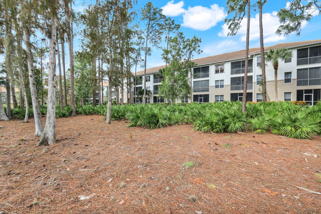 8253 Parkstone Pl #205, Naples, FL 34120