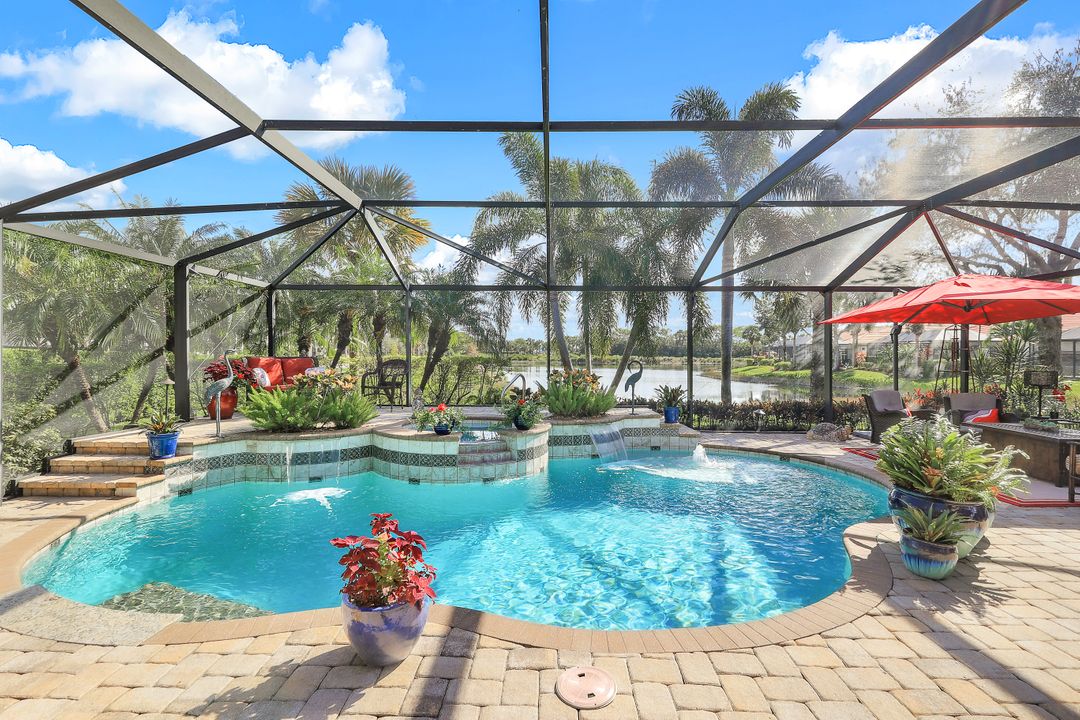 9104 Quartz Ln, Naples, FL 34120