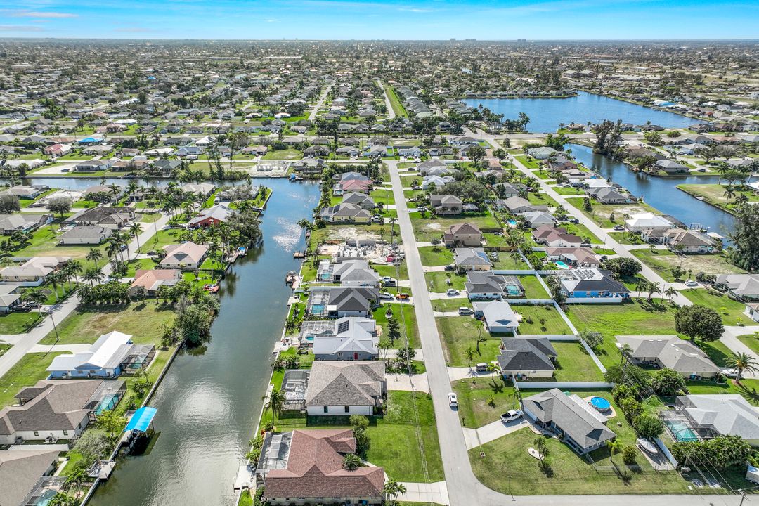 1401 SW 4th Pl, Cape Coral, FL 33991