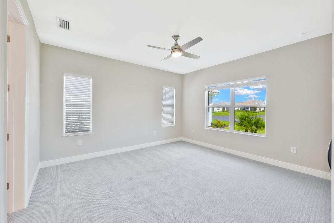 4580 Centaurus Cir, Naples, FL 34120