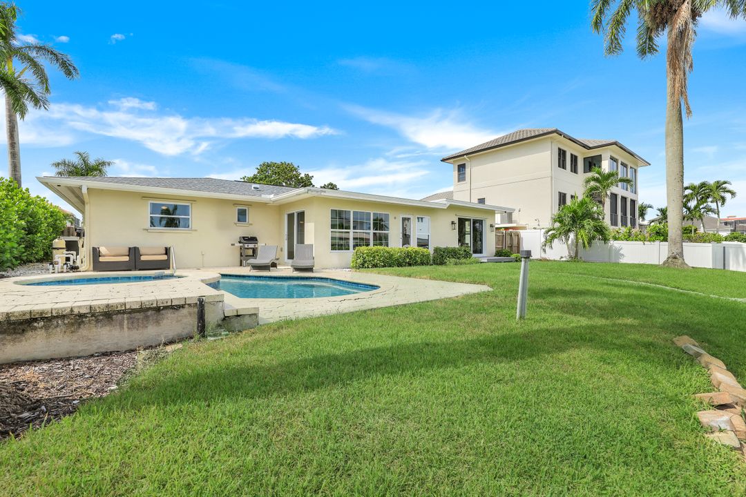 373 Egret Ave, Naples, FL 34108