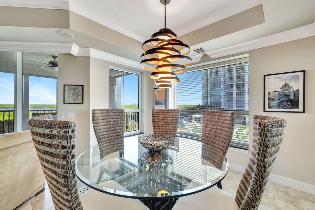 295 Grande Way #306, Naples, FL 34110