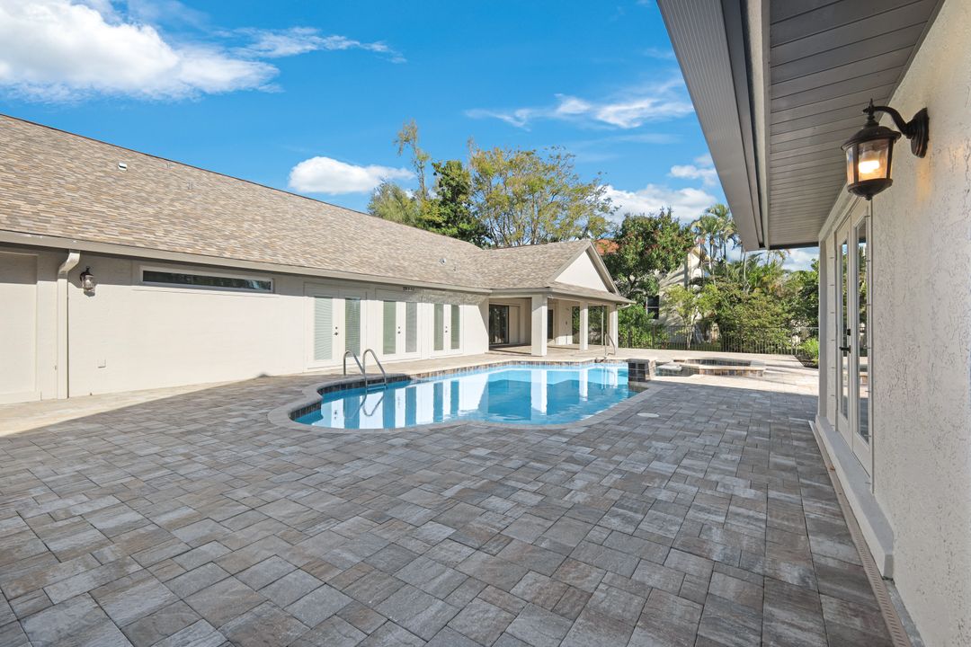 13523 Pine Villa Ln, Fort Myers, FL 33912