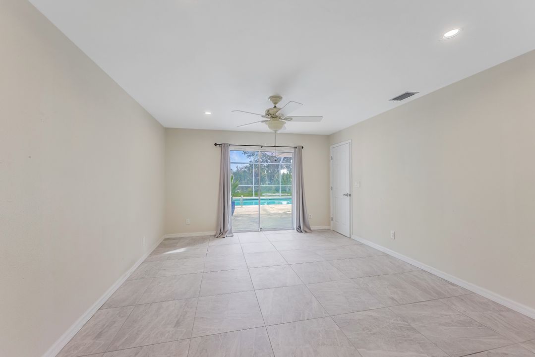 1040 Deep Lagoon Ln, Fort Myers, FL 33919