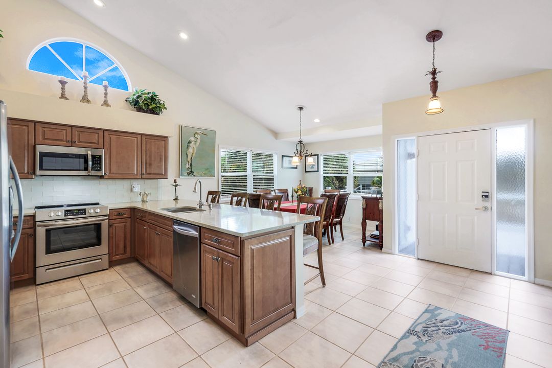 21580 Indian Bayou Dr, Fort Myers Beach, FL 33931