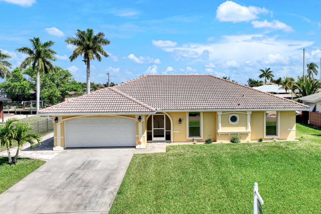 5303 SW 2nd Pl, Cape Coral, FL 33914