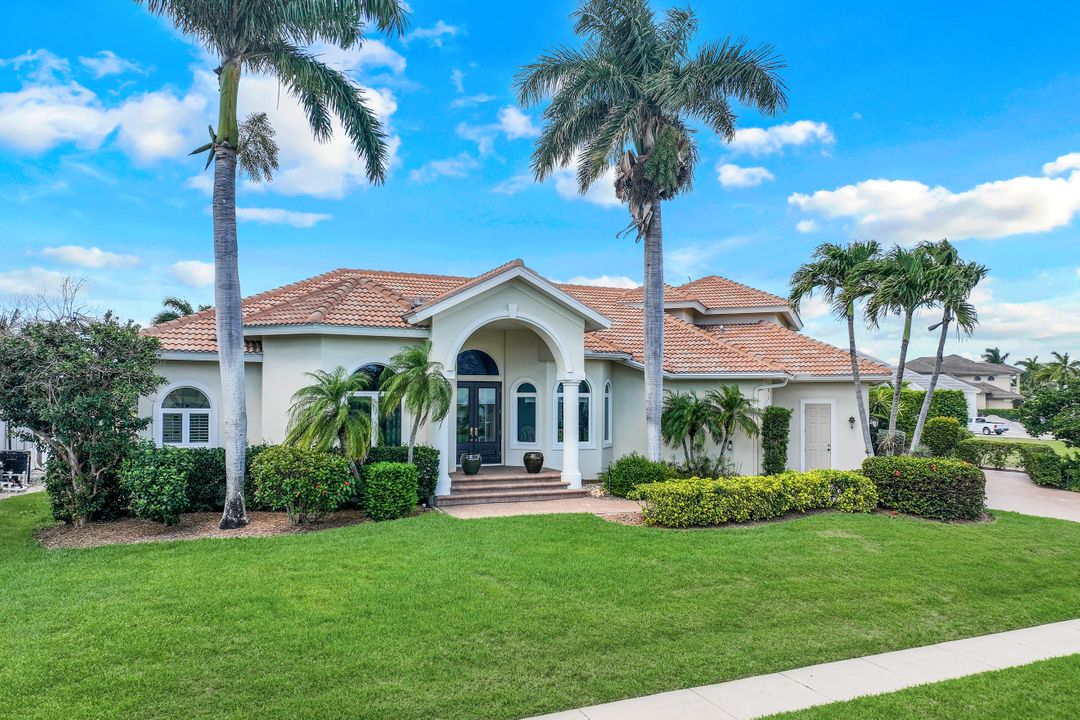 875 Hyacinth Ct, Marco Island, FL 34145