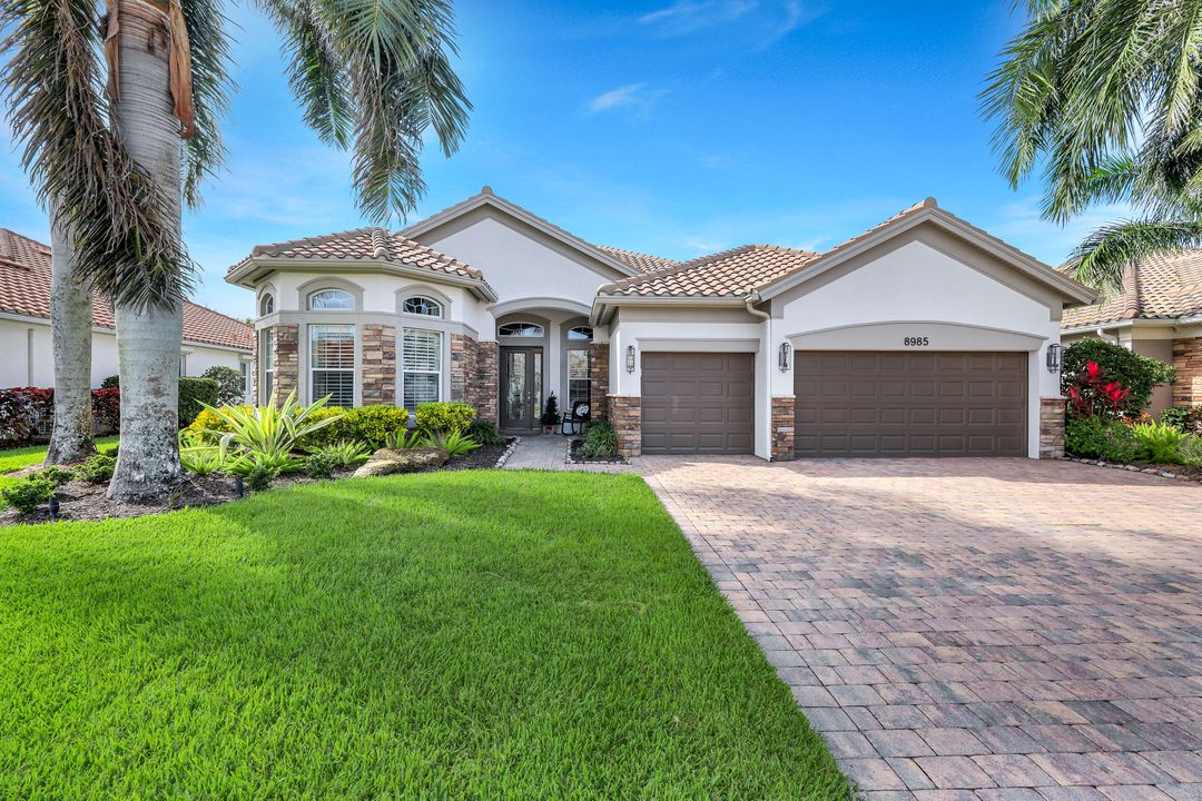 8985 Quarry Dr, Naples, FL 34120