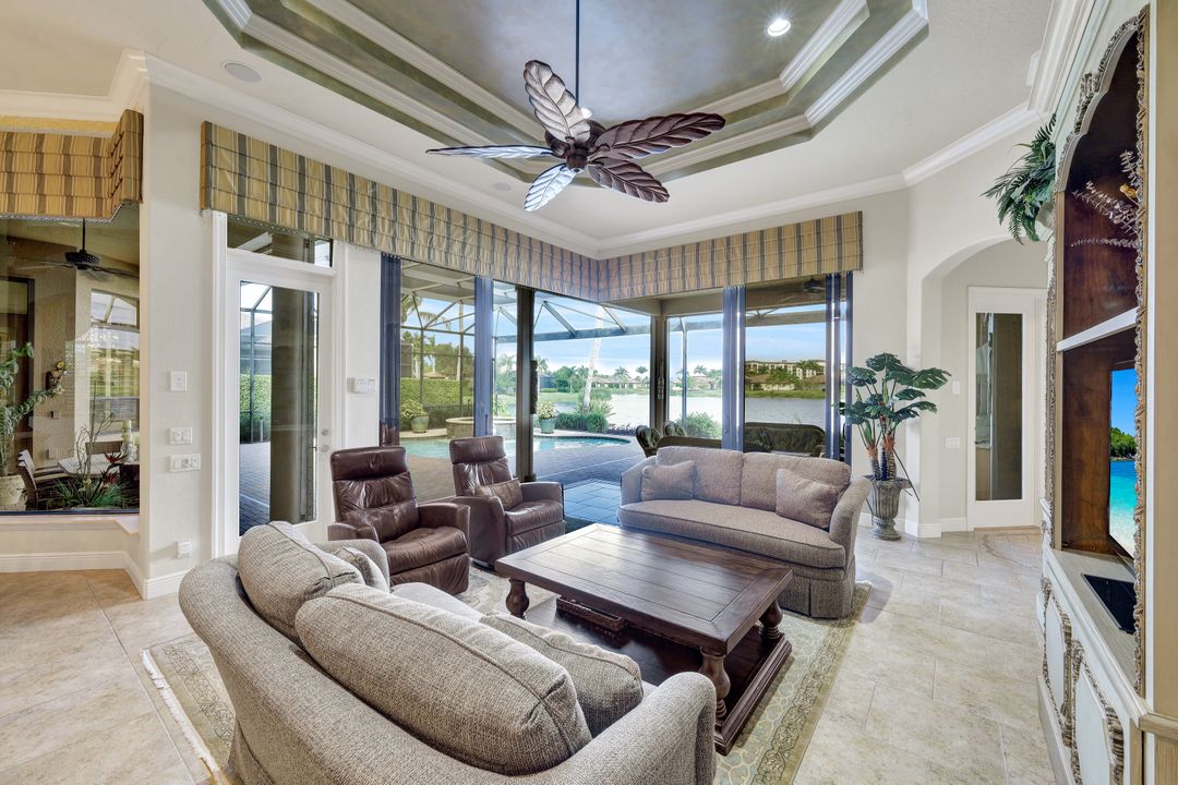 7322 Hagen Way, Naples, FL 34113