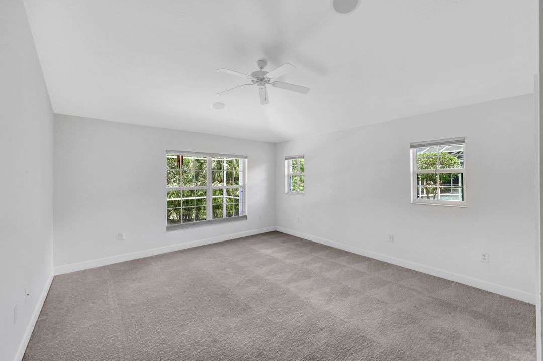 5875 Northridge Dr, Naples, FL 34110