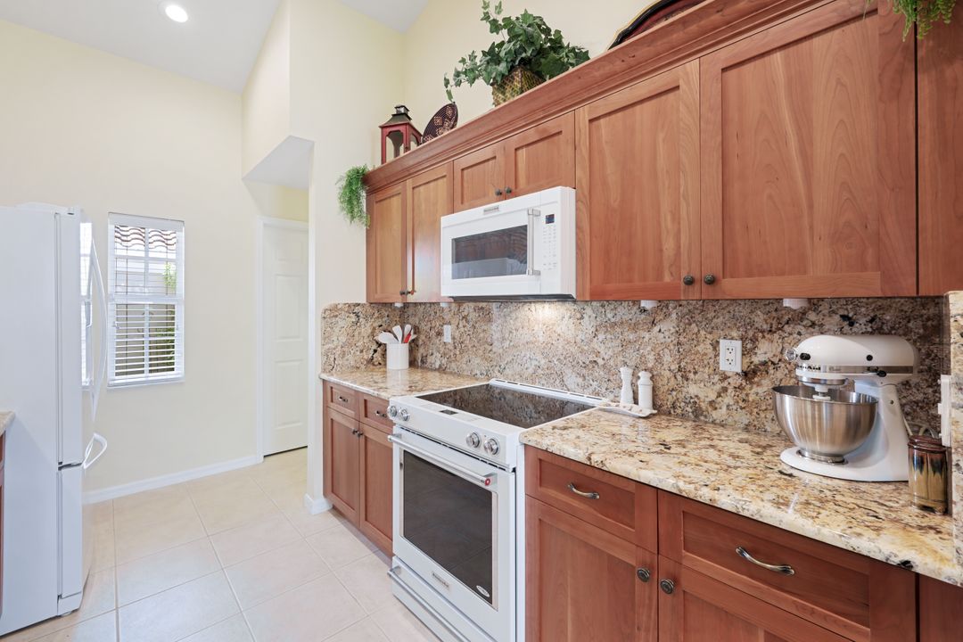 8885 Cascades Isle Blvd, Estero, FL 33928