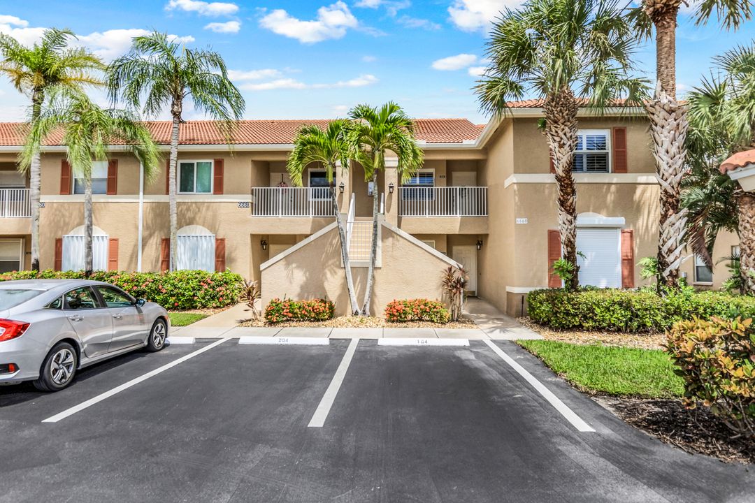 6660 Huntington Lakes Cir #204, Naples, FL 34119