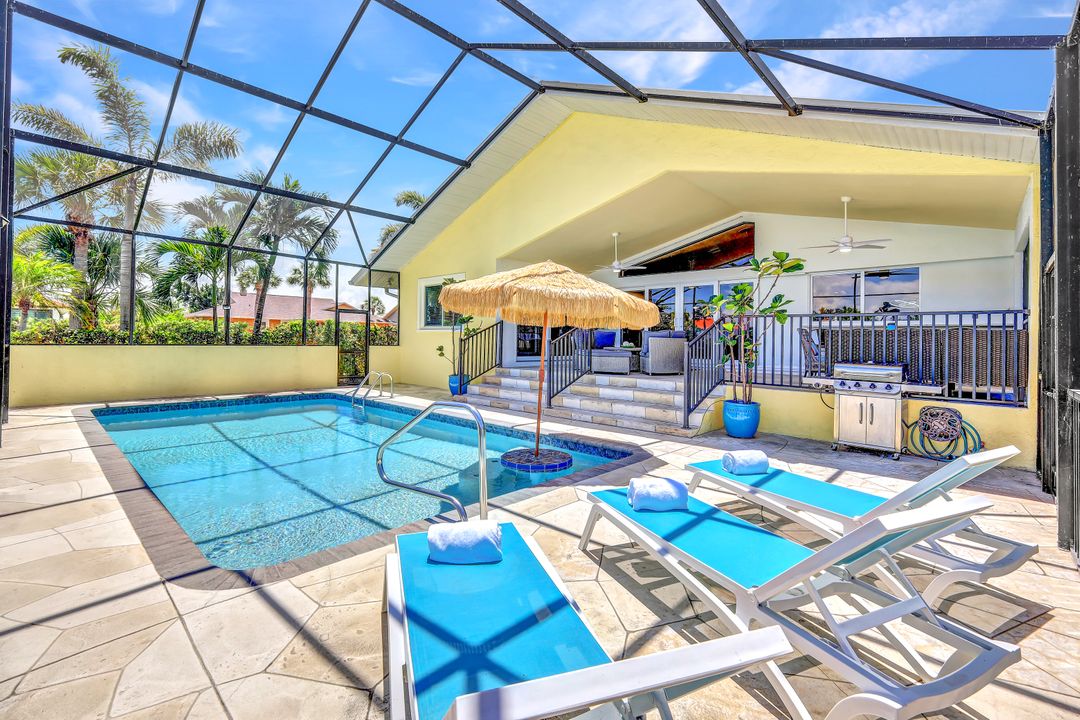 481 Lagoon Ave, Naples, FL 34108