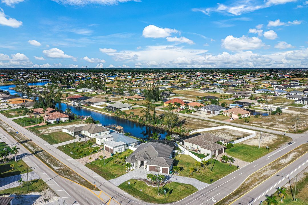 3915 Gulfstream Pkwy, Cape Coral, FL 33993