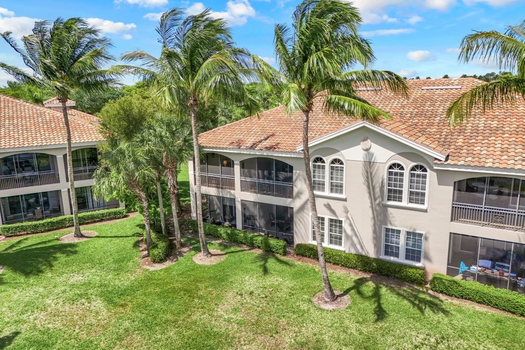 3176 Serena Ln #202, Naples, FL 34114